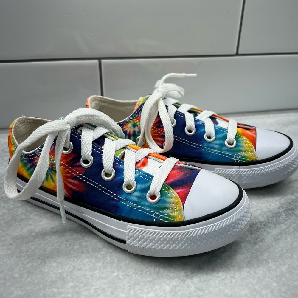 Girls size 11 Converse Chuck Taylor All Star Tie Dye Sneakers